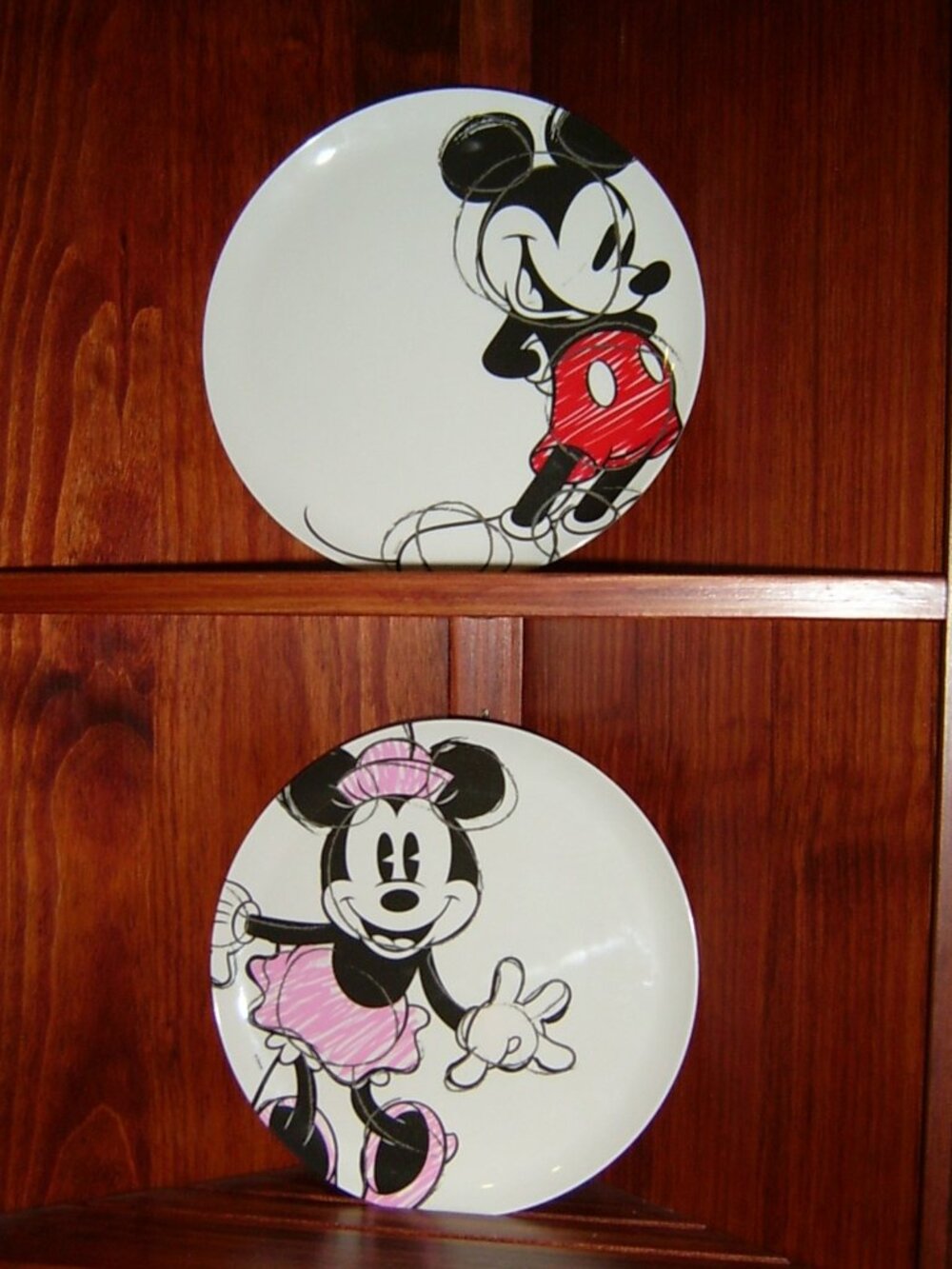 Disney Minnie & Mickey 2 Piece ZAK Plastic 10" Plates, EUC